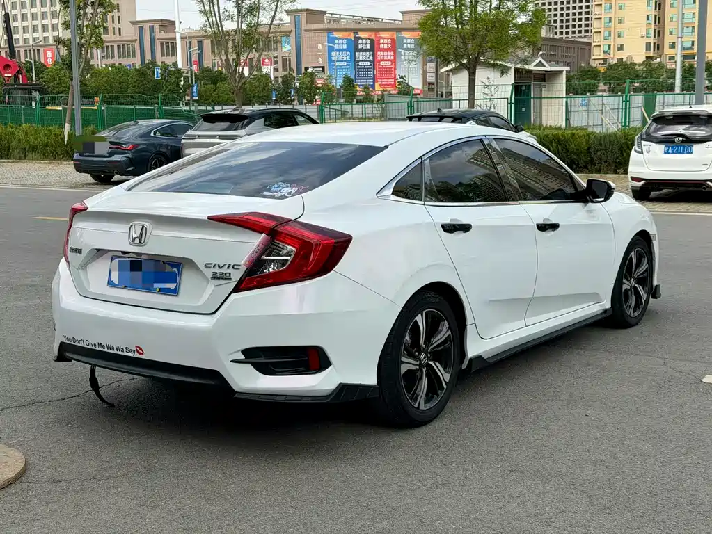 Civic 2016 model 220TURBO CVT Prestige