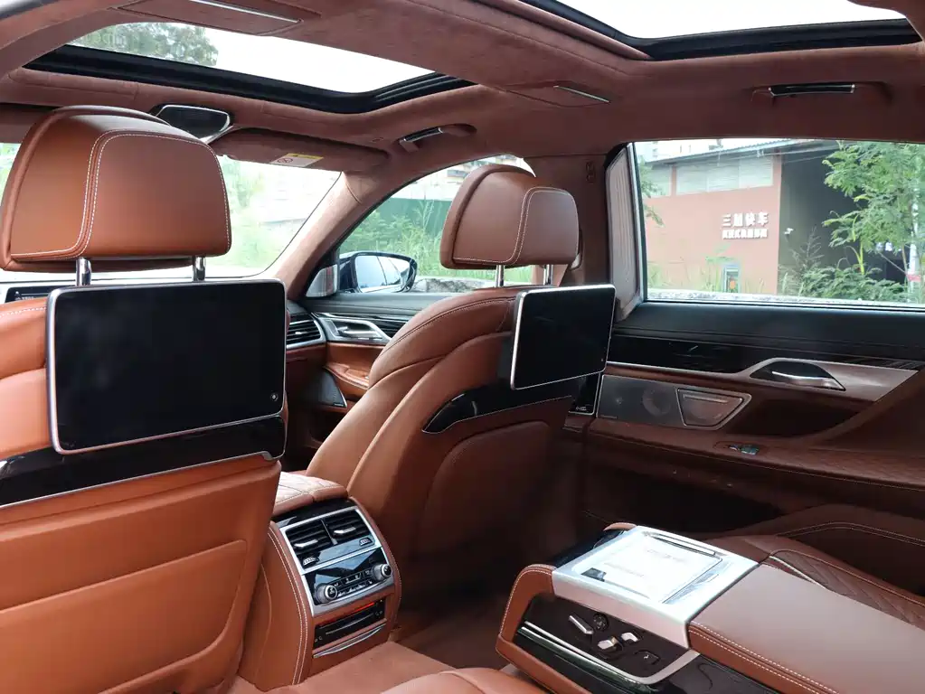 BMW 7 Series 2022 740Li xDrive Executive Edition M Sport Package - фото 17