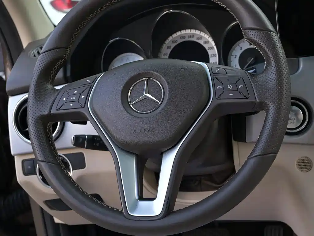 Mercedes-Benz GLK-Class 2013 GLK 300 4MATIC Dynamic Sunroof