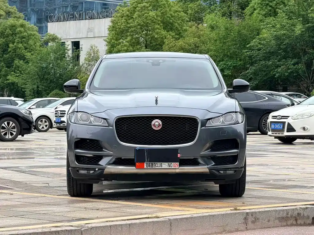 捷豹F-PACE 2018款 2.0T 两驱都市尊享版