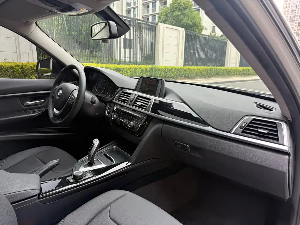 BMW 3 Series 2017 model 320Li Fashion