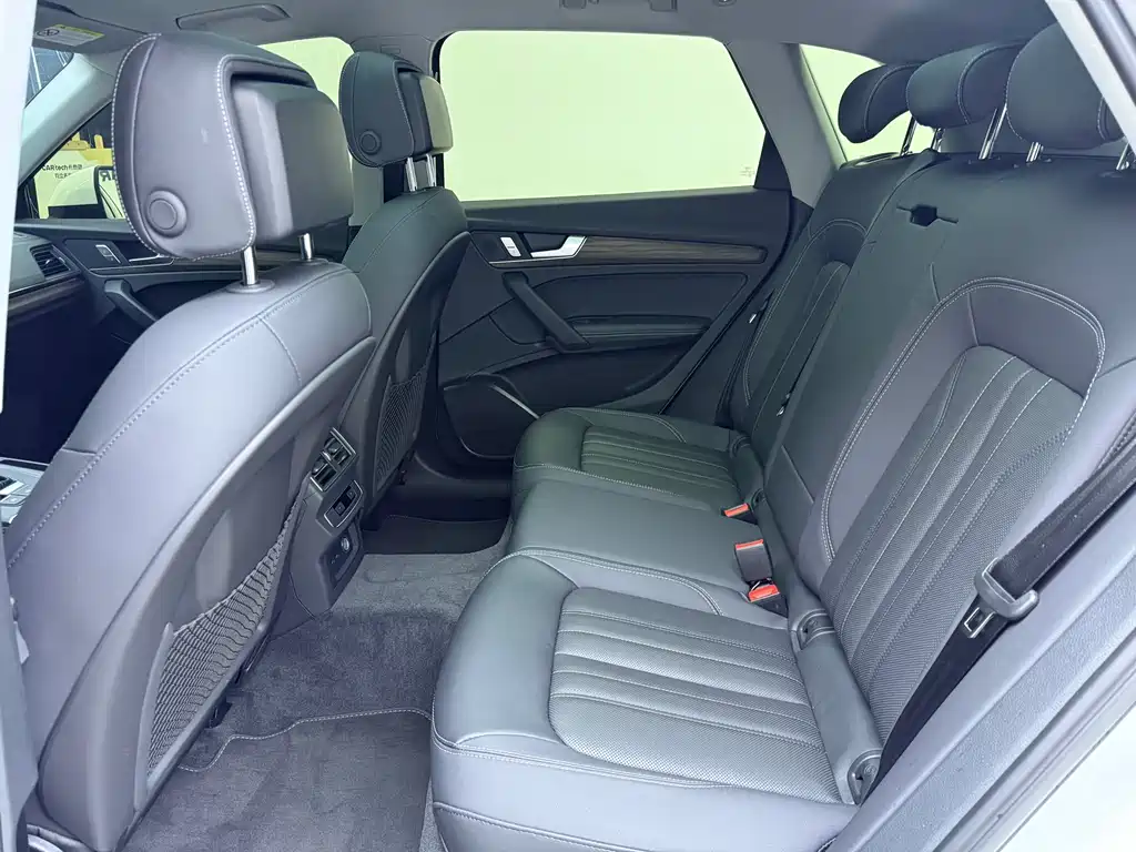 Audi Q5L 2023 40 TFSI Luxury Elegant