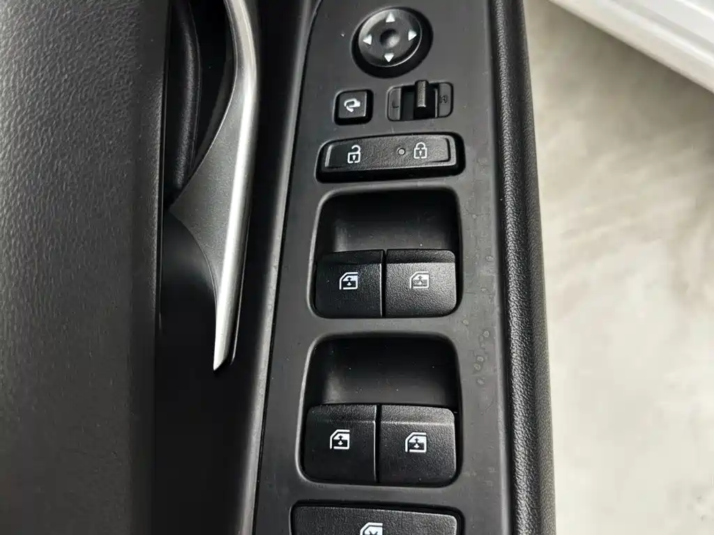 Hyundai Elantra 2022 1.5L CVT LUX Premium Edition