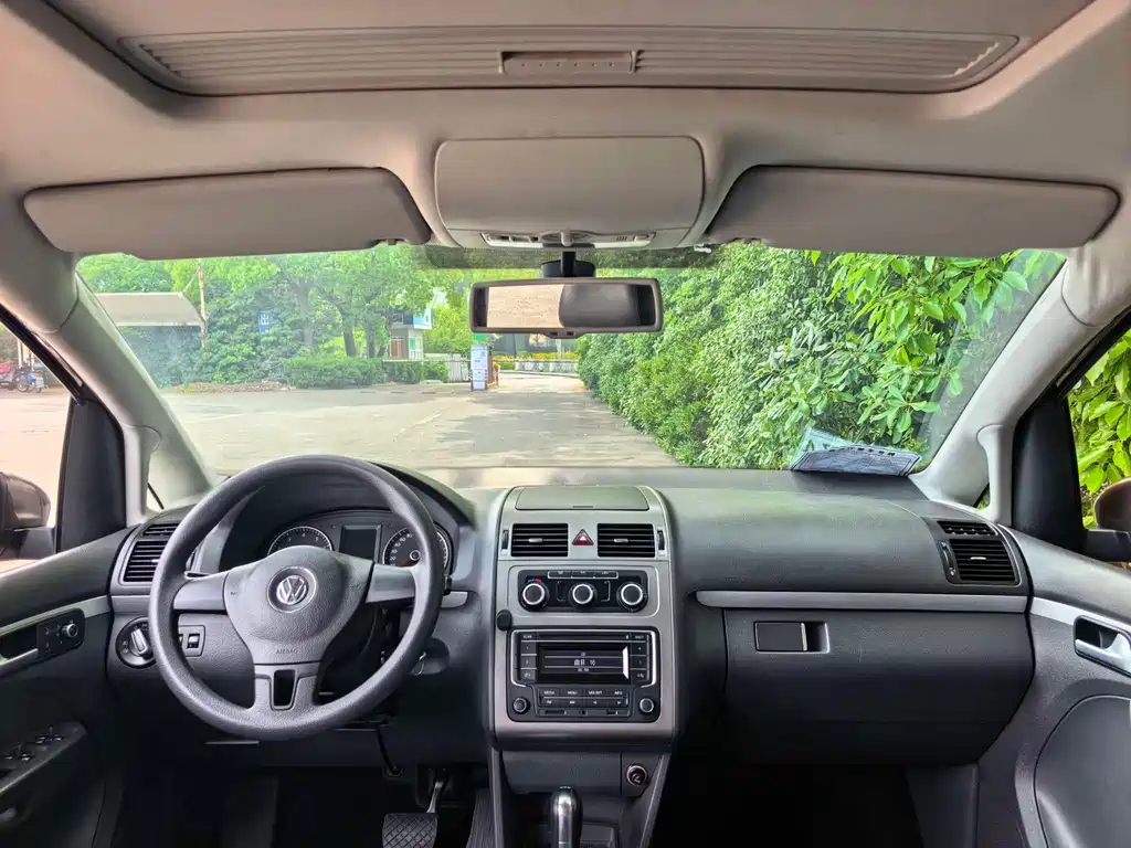 Volkswagen Touran 2013 1.4T DSG Comfort Edition 5-Seater