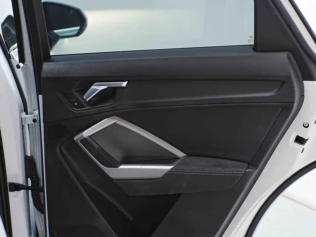 Audi Q3 2023 35 TFSI Entry Dynamic Edition (1.4T)