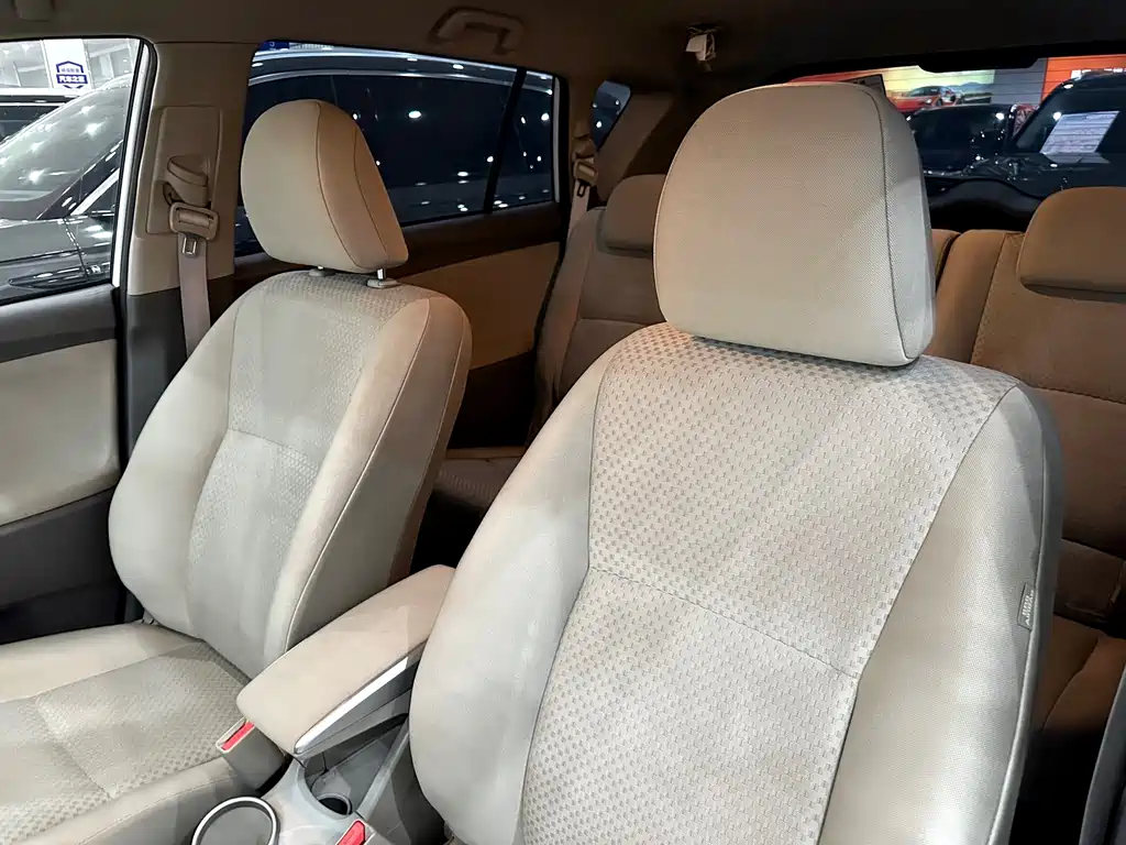 Yizhi 2015 180E CVT Crossover Edition