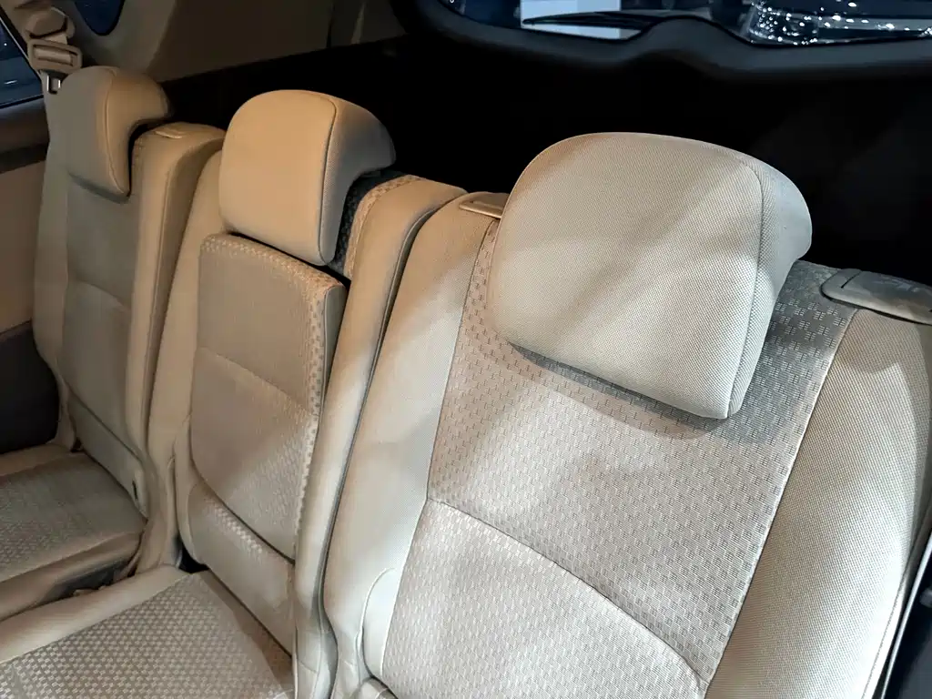 Yizhi 2015 180E CVT Crossover Edition