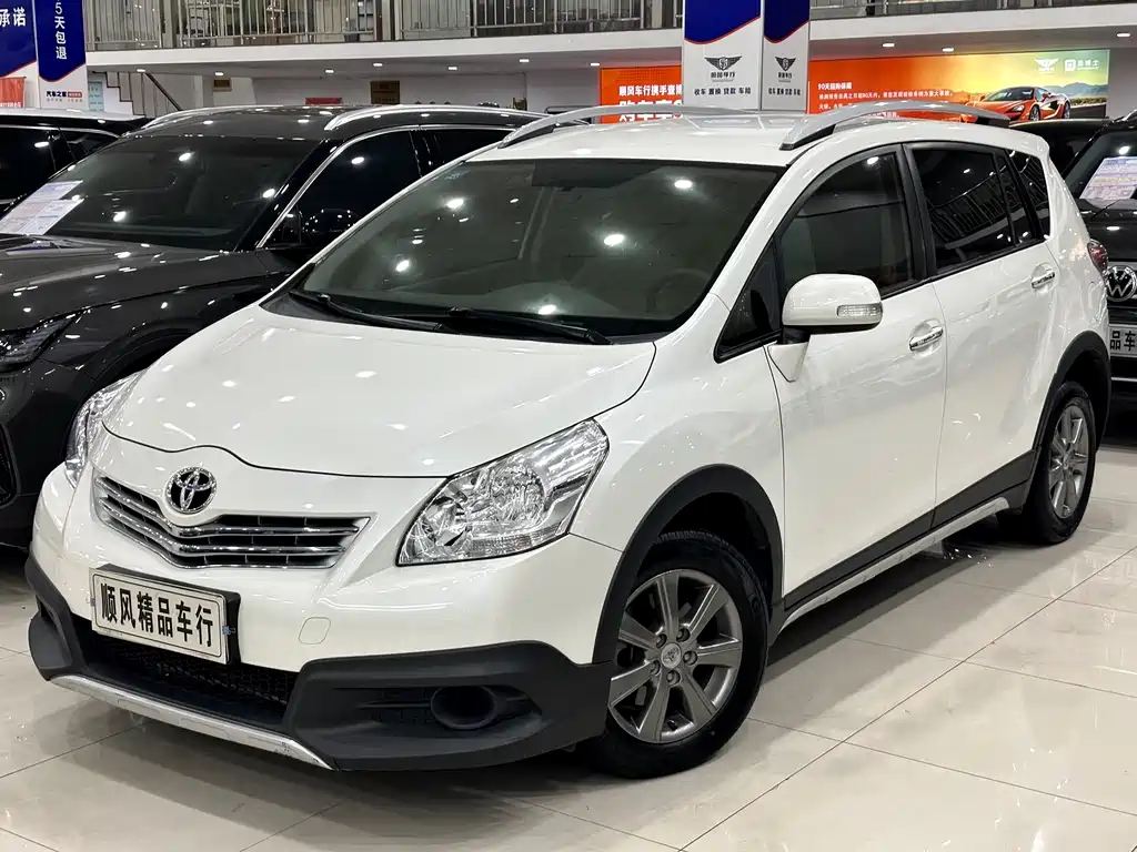 Yizhi 2015 180E CVT Crossover Edition