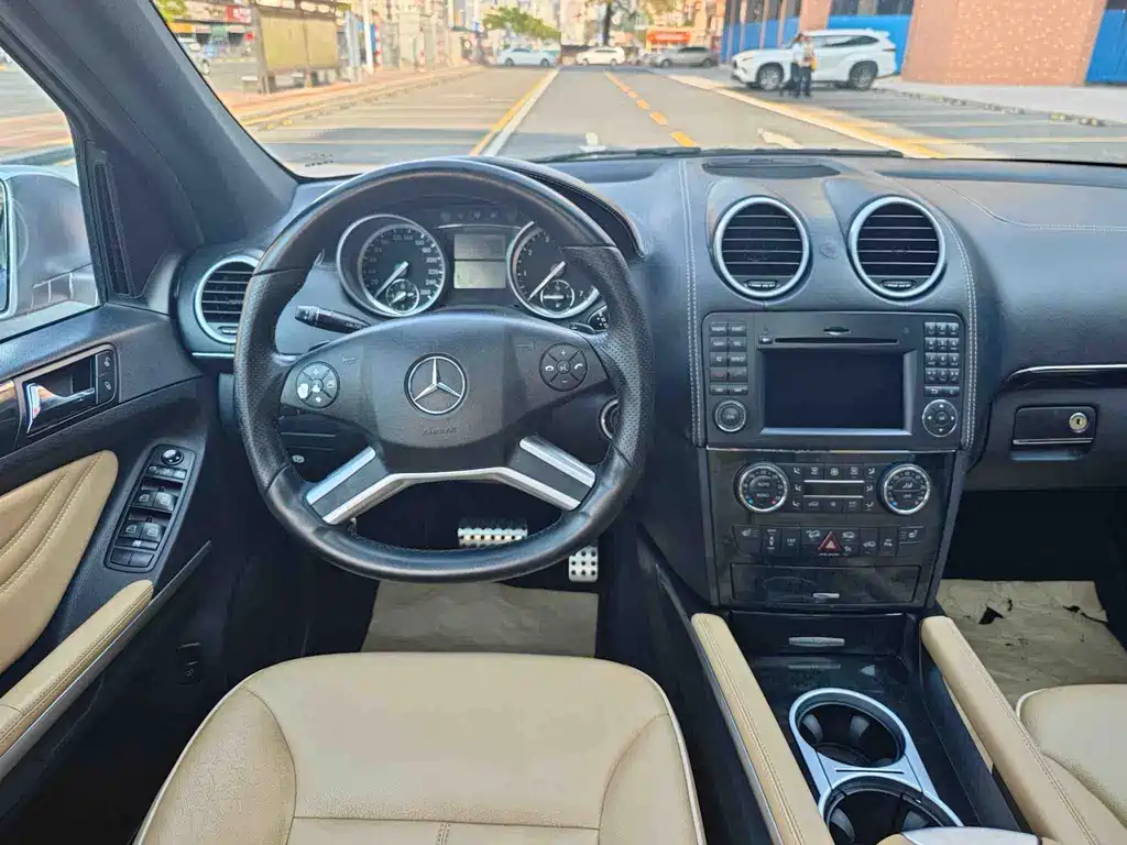 Mercedes-Benz M-Class 2010 ML 350 4MATIC Luxury Special Edition
