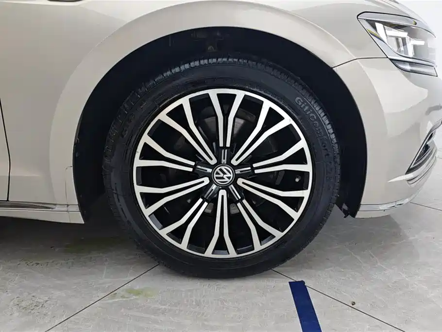 Volkswagen Phideon 2018 Facelift 380TSI FWD Business Edition