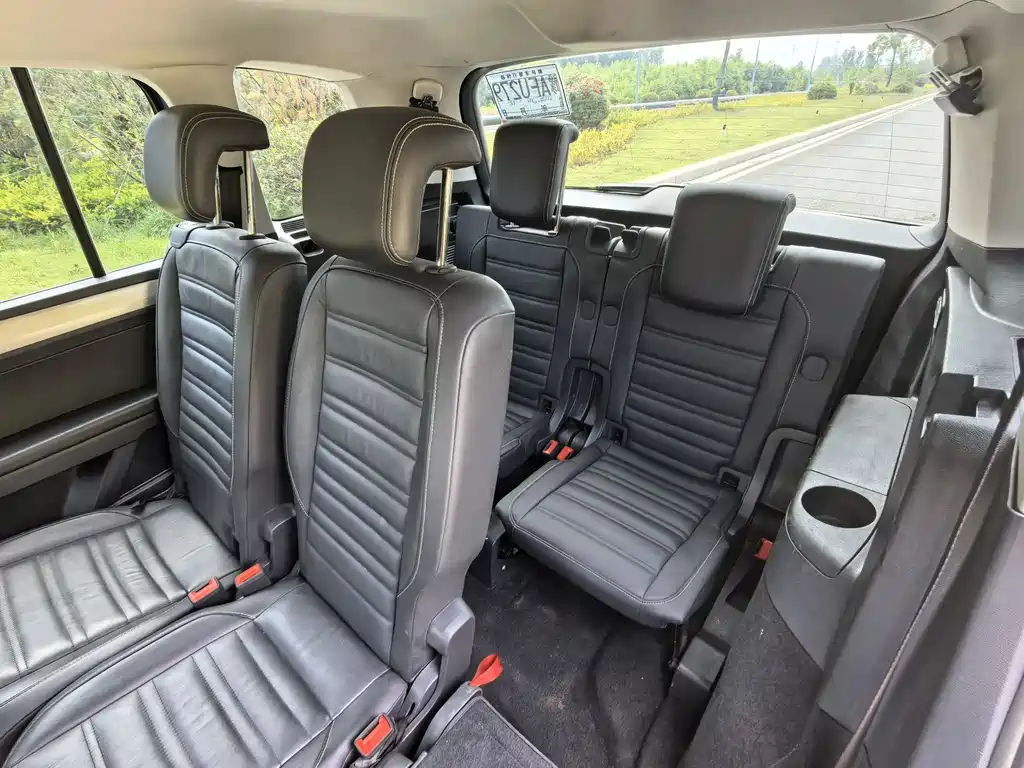 Volkswagen Touran L 2016 280TSI DSG Comfort Edition