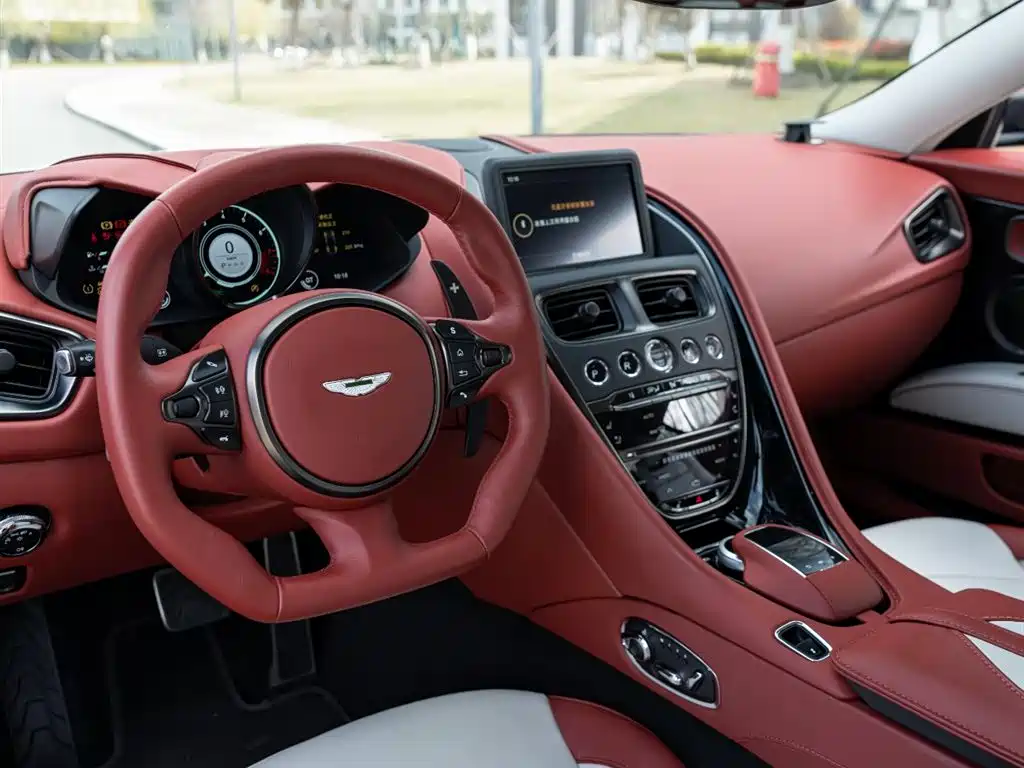 Aston Martin DBS Superleggera V12 Coupe