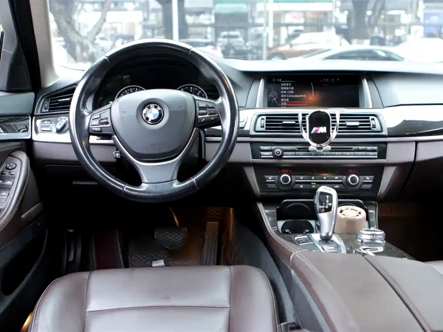 BMW 5 Series 2014 525Li Luxury Design Package - фото 13