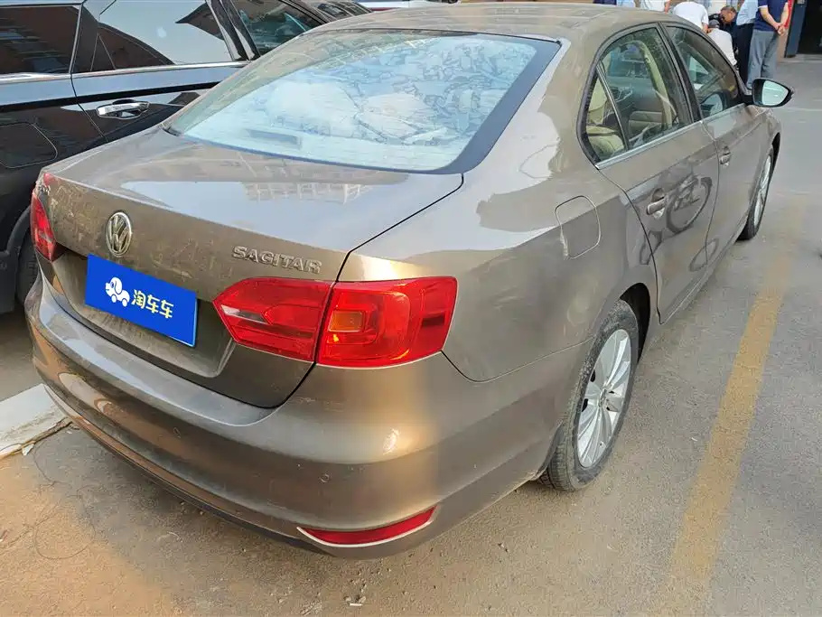 Volkswagen Sagitar 2014 Facelift 1.6L Automatic Comfort Edition