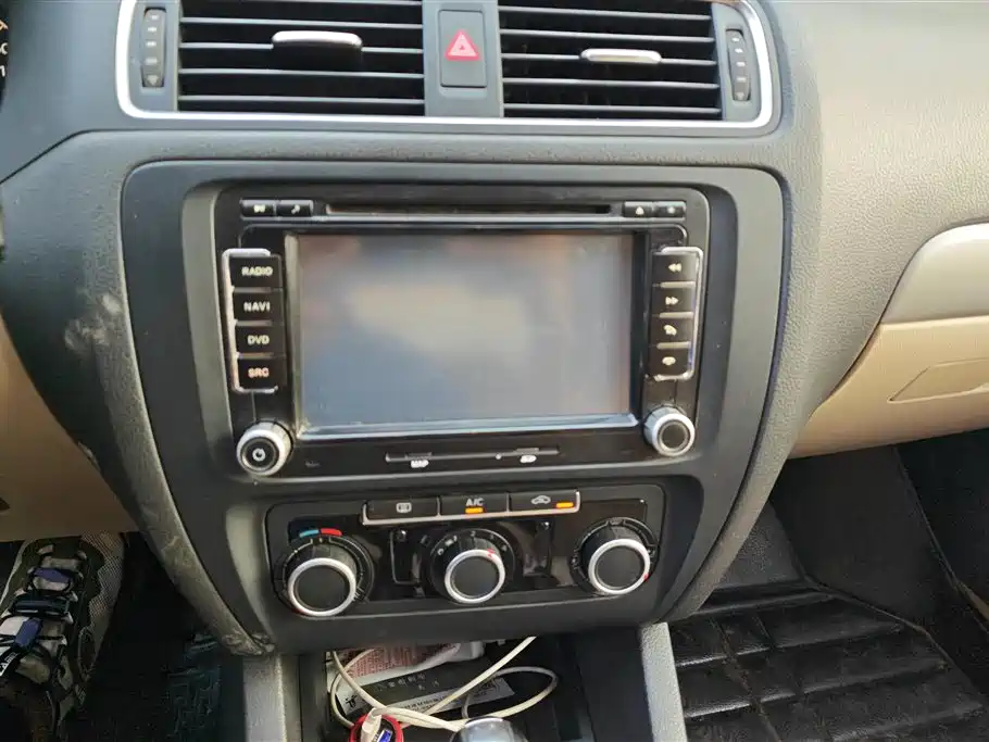 Volkswagen Sagitar 2014 Facelift 1.6L Automatic Comfort Edition