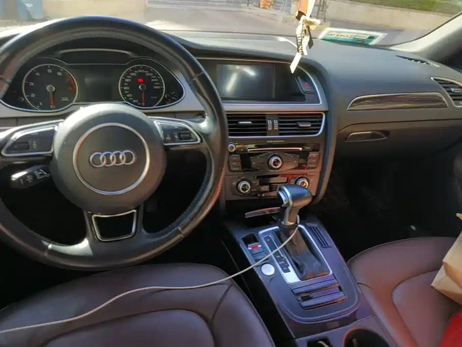 Audi A4L 2016 35 TFSI Heritage Edition S line Comfort