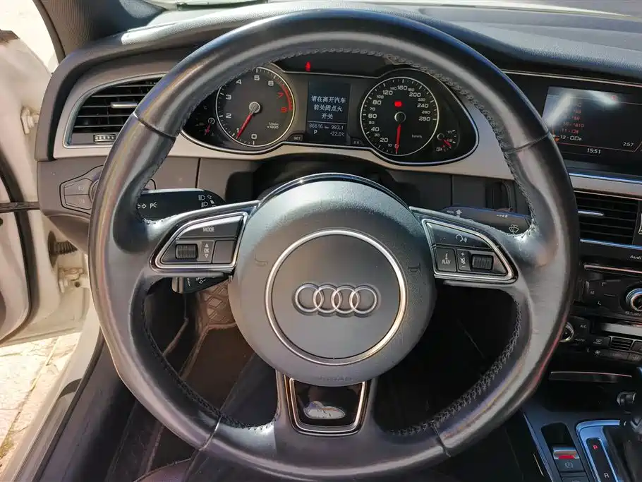 Audi A4L 2016 35 TFSI Heritage Edition S line Comfort