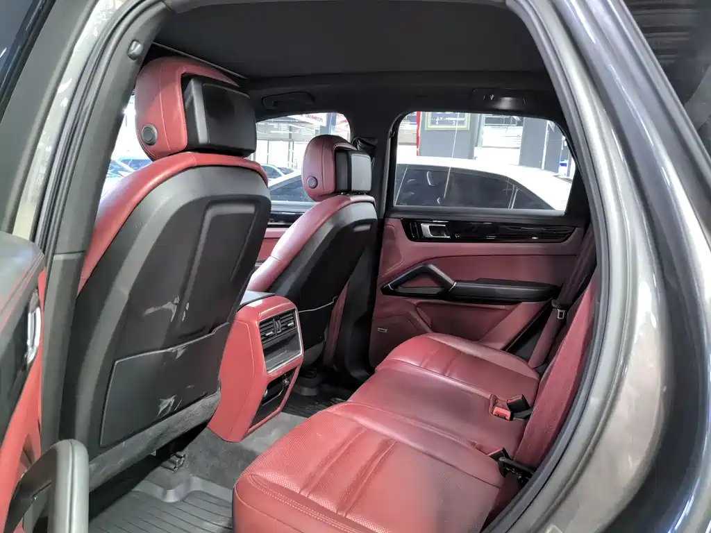 Porsche Cayenne E-Hybrid 2.0T