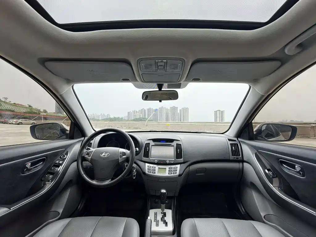Hyundai Elantra 2011 1.6L Automatic Luxury Edition