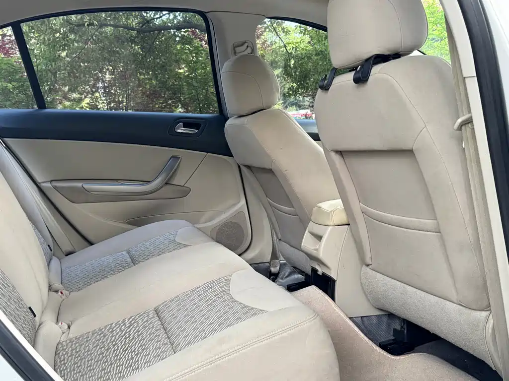 Peugeot 408 2010 2.0L Automatic Premium Edition