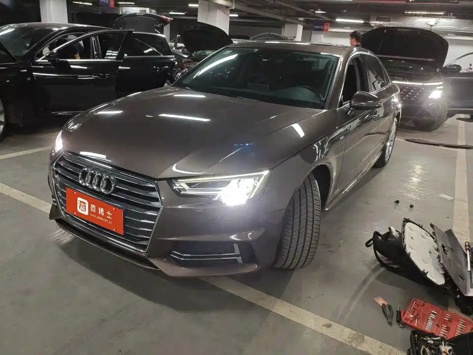 Audi A4L 2018 30th Anniversary Edition 40 TFSI Fashion