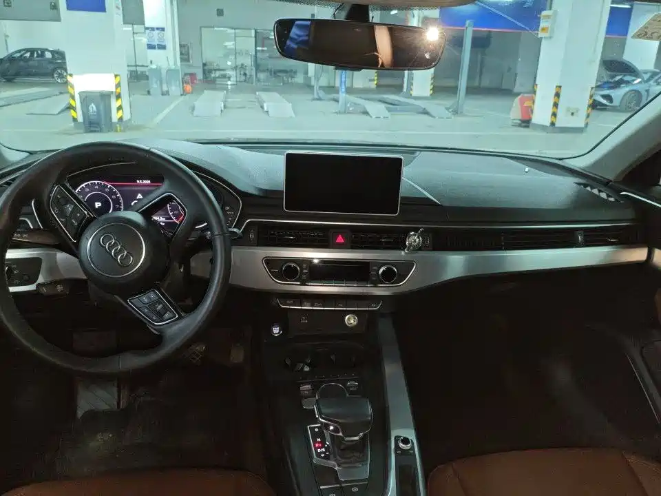 Audi A4L 2018 30th Anniversary Edition 40 TFSI Fashion
