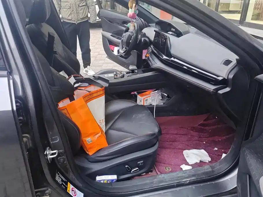 Changan UNI-V 2022 1.5T Premium Edition