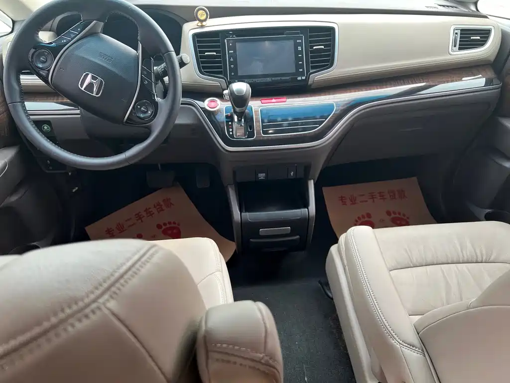 Odyssey 2015 Facelift 2.4L Supreme Edition