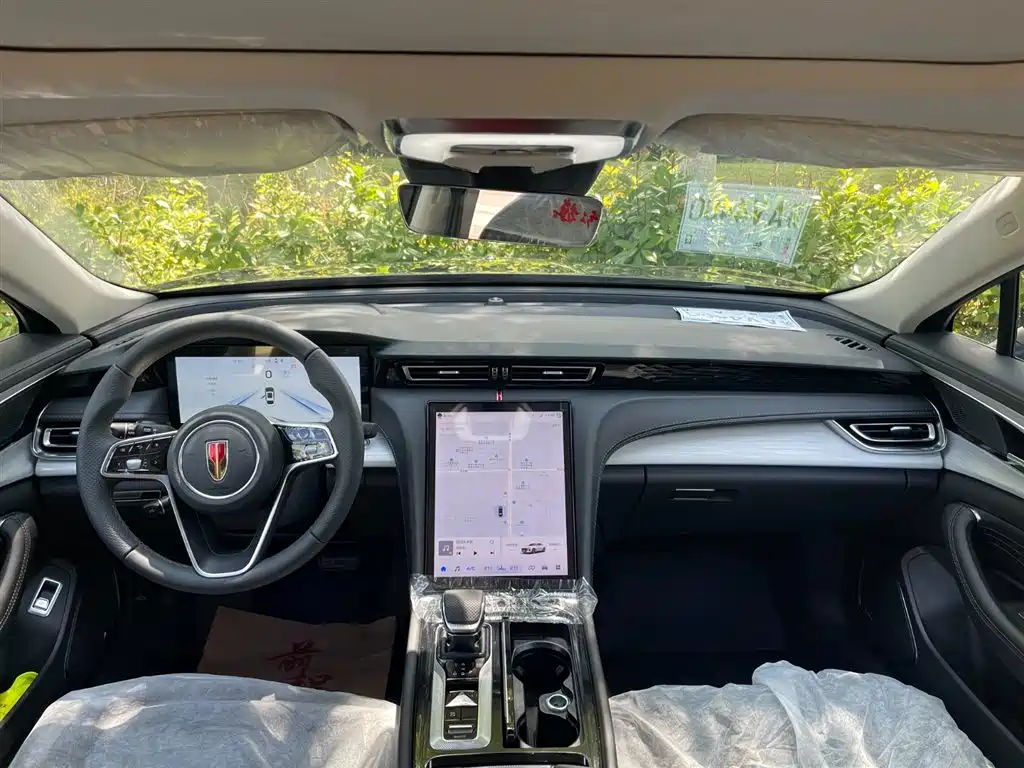 Hongqi H5 2025 2.0T Automatic Qichang Edition