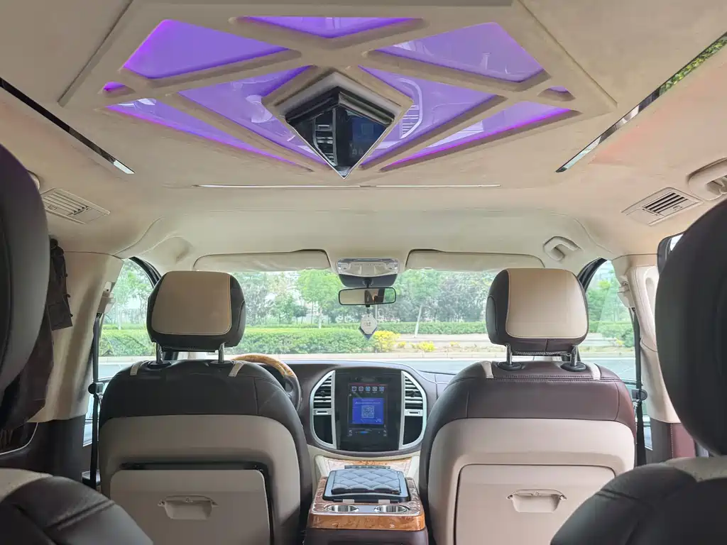 Mercedes-Benz Vito 2018 2.0T Elite Edition 7-Seater China V