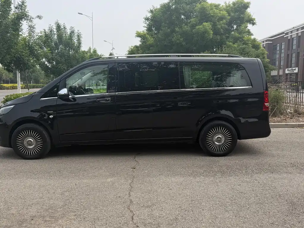 Mercedes-Benz Vito 2018 2.0T Elite Edition 7-Seater China V