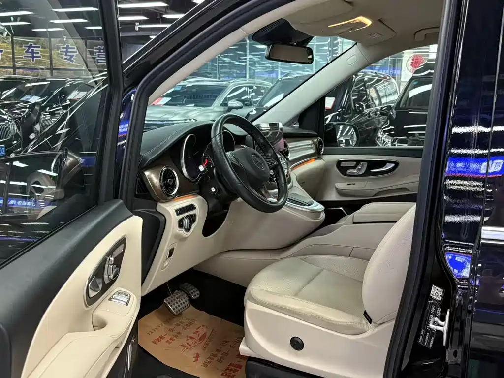 Mercedes-Benz V-Class 2021 V 260 Luxury Edition