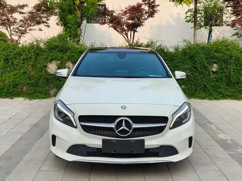Mercedes-Benz A-Class (Import) 2016 A 200 Fashion Edition