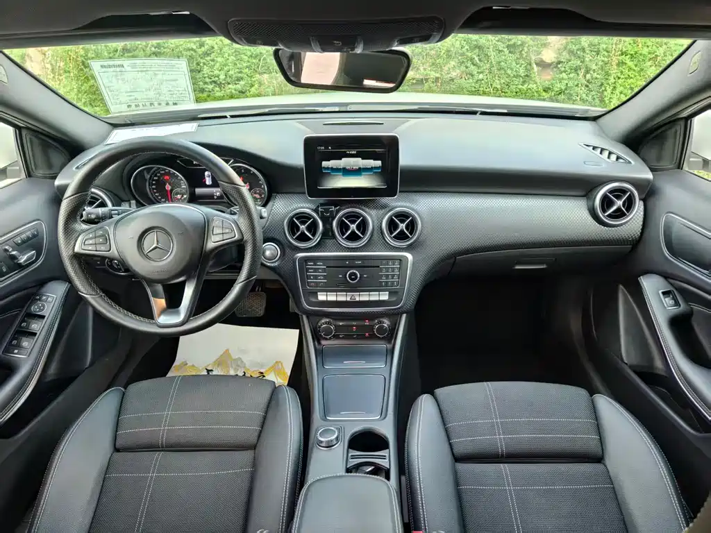 Mercedes-Benz A-Class (Import) 2016 A 200 Fashion Edition