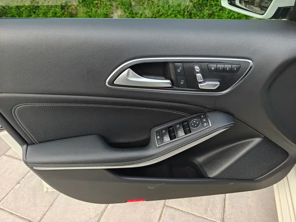 Mercedes-Benz A-Class (Import) 2016 A 200 Fashion Edition