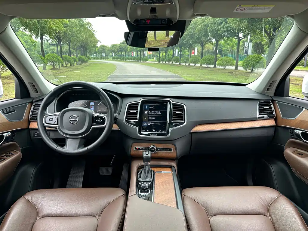 Volvo XC90 2020 T6 Momentum Luxury 7-Seater