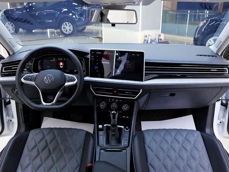 Volkswagen Sagitar 2025 Facelift 300TSI DSG Beyond Edition