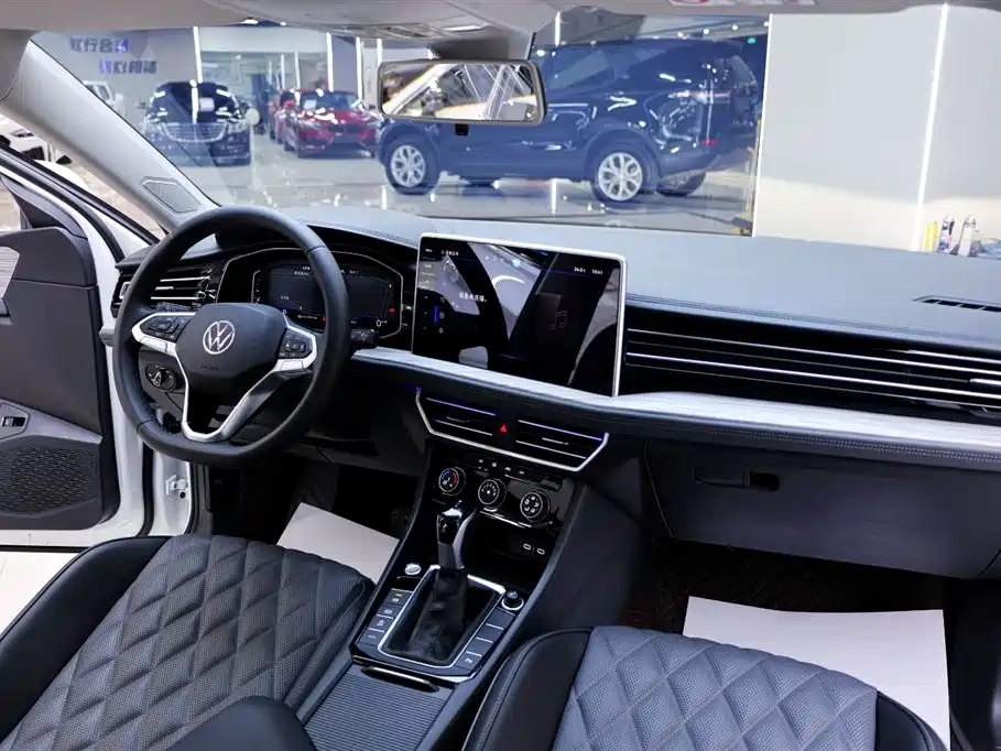 Volkswagen Sagitar 2025 Facelift 300TSI DSG Beyond Edition