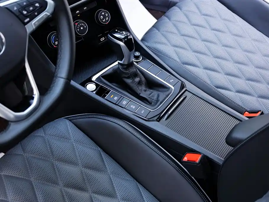 Volkswagen Sagitar 2025 Facelift 300TSI DSG Beyond Edition