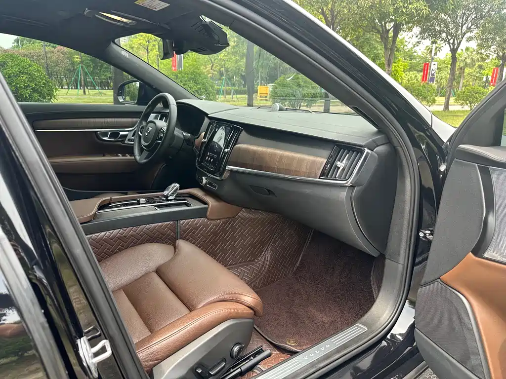 Volvo S90 2024 B5 Zhiyuan Luxury Edition