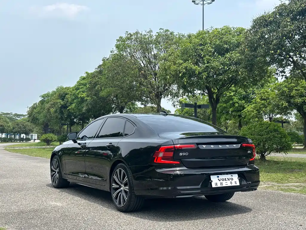 Volvo S90 2024 B5 Zhiyuan Luxury Edition