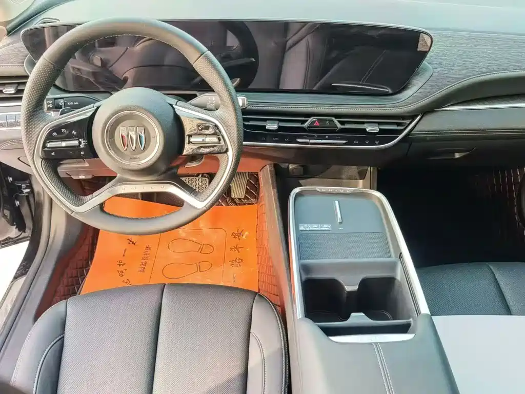 Buick LaCrosse 2025 28T Platinum Edition