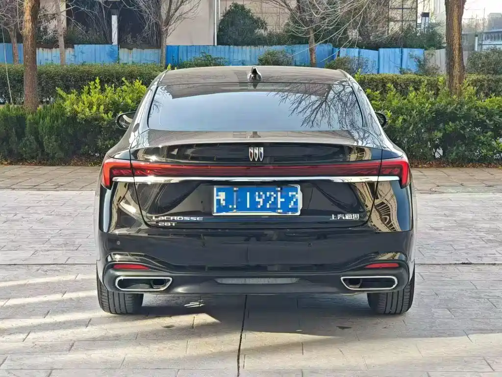 Buick LaCrosse 2025 28T Platinum Edition