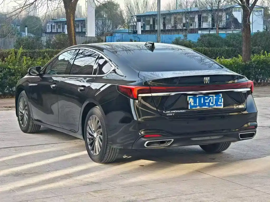 Buick LaCrosse 2025 28T Platinum Edition