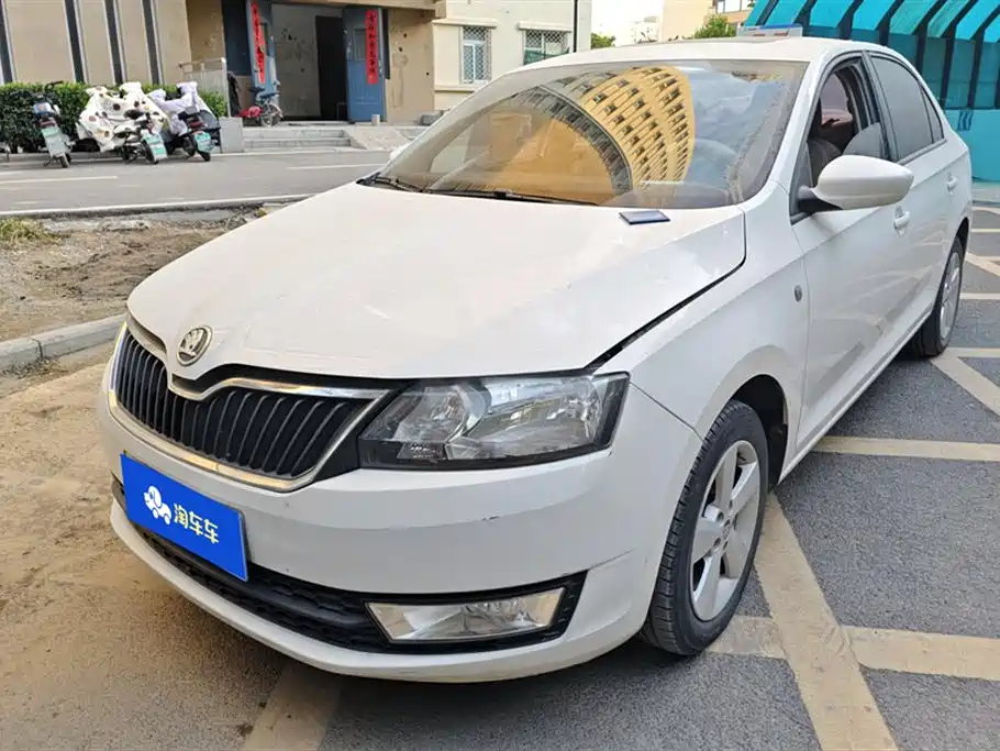 Skoda Rapid 2015 1.6L Manual Zhixuan