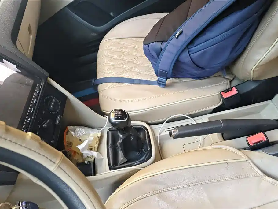 Skoda Rapid 2015 1.6L Manual Zhixuan