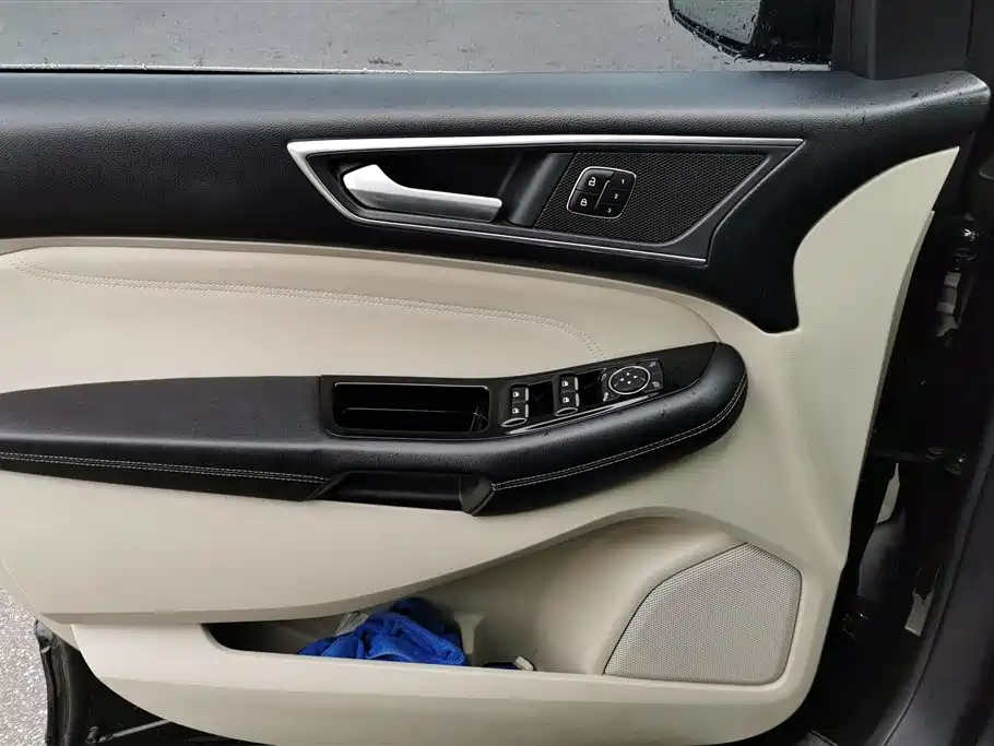 Ford Edge 2015 2.0T GTDi AWD Titanium