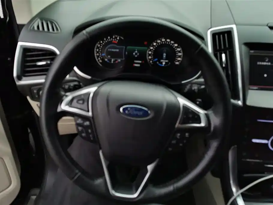 Ford Edge 2015 2.0T GTDi AWD Titanium