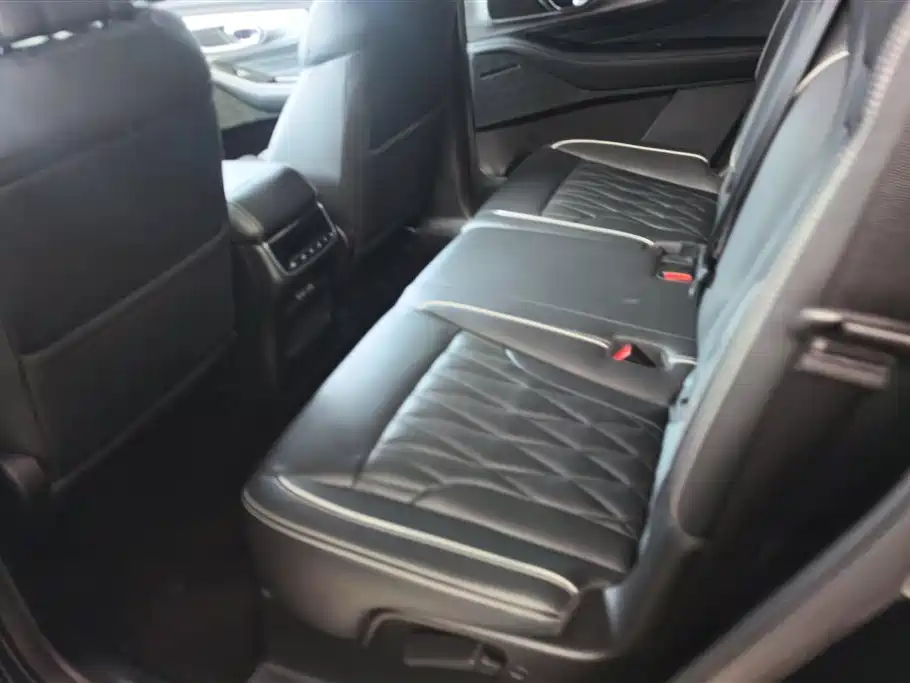 GAC Trumpchi GS8 2024 Pilot Series 2.0TGDI 2WD Luxury Smart Connect Edition 7-Seater