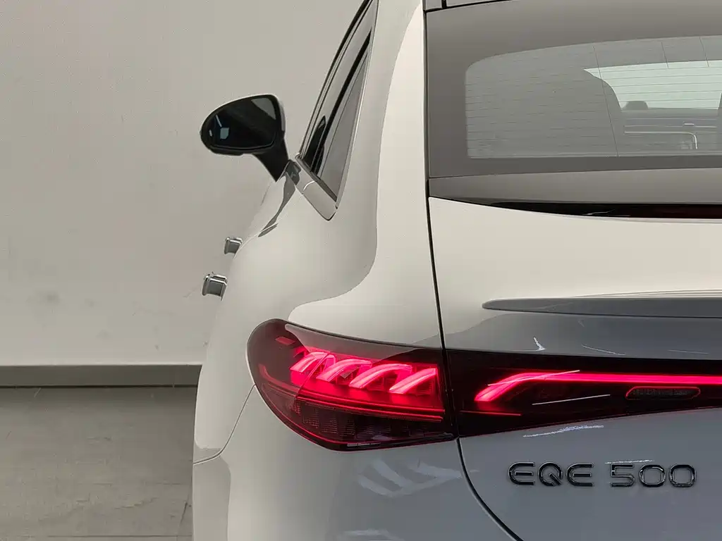 Mercedes-Benz EQE 500 4MATIC Luxury Edition 2025